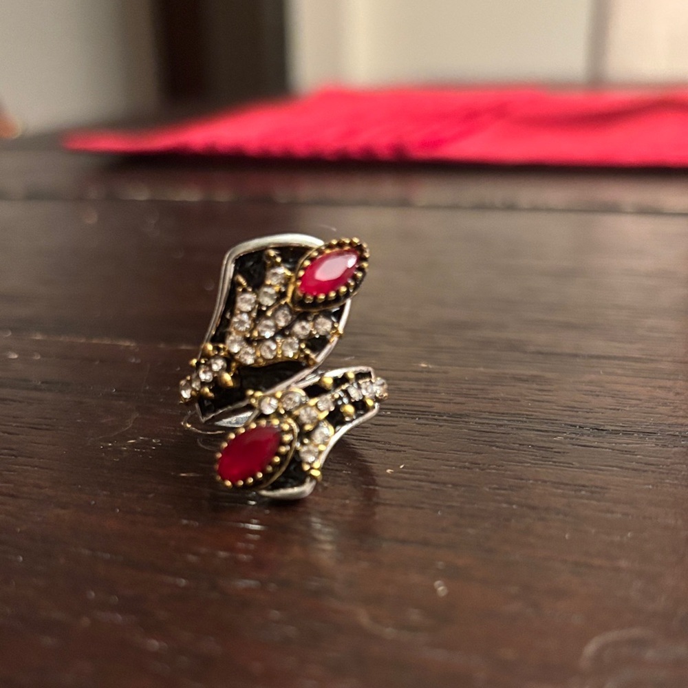 Elegant vintage Red and Silver Women's Ring
